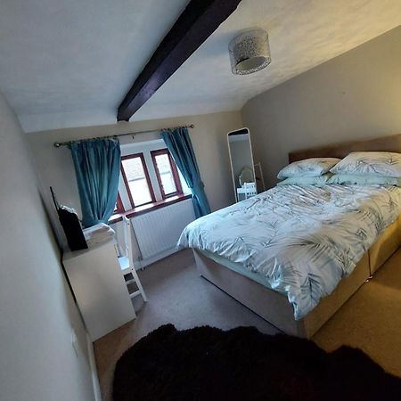 The Farm House Modern Spacious 2 Bedroom Home At Tong Road Leeds Perfect For Contractors Free Secure Parking Пудси Экстерьер фото