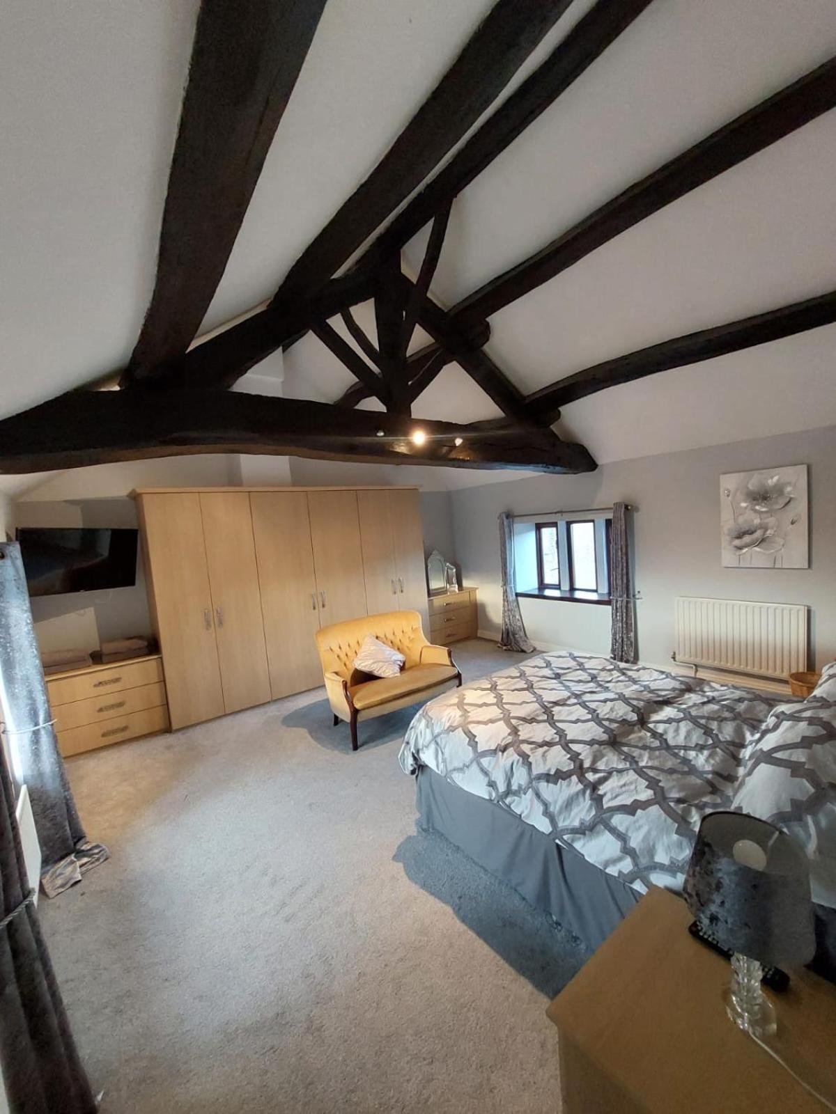 The Farm House Modern Spacious 2 Bedroom Home At Tong Road Leeds Perfect For Contractors Free Secure Parking Пудси Экстерьер фото