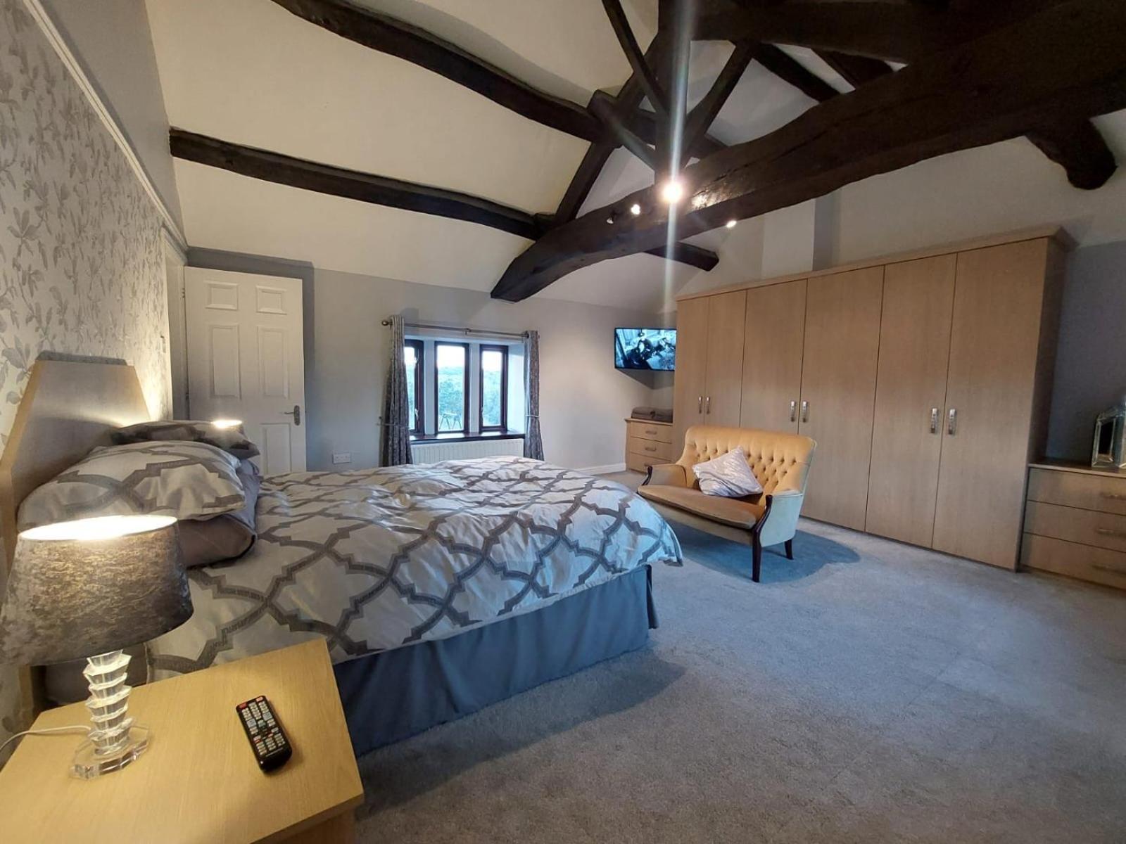The Farm House Modern Spacious 2 Bedroom Home At Tong Road Leeds Perfect For Contractors Free Secure Parking Пудси Экстерьер фото